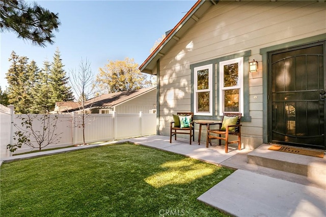 view of yard with a patio area