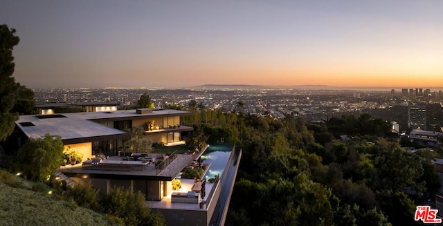 view of aerial view at dusk