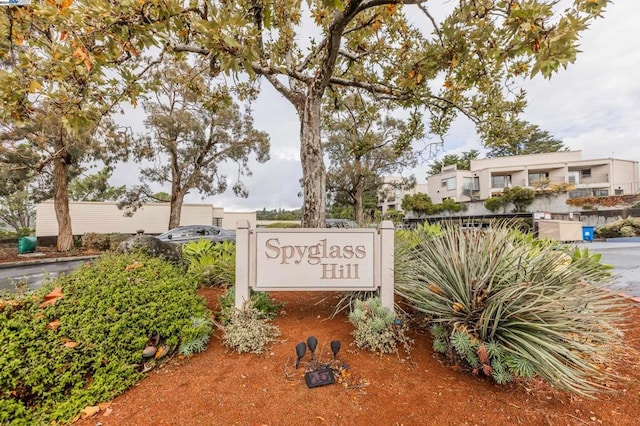 view of community / neighborhood sign