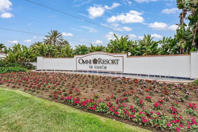 view of community / neighborhood sign