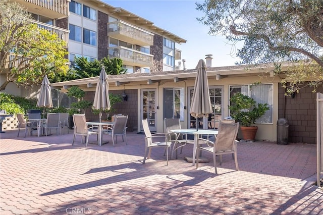 6542 Ocean Crest Dr Unit C-309, Rancho Palos Verdes, CA 90275 - view of patio with outdoor dining area