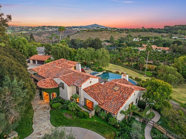 view of aerial view at dusk