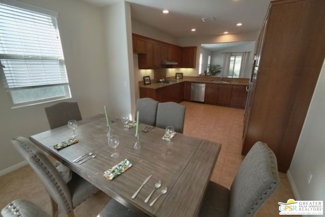 dining space with sink