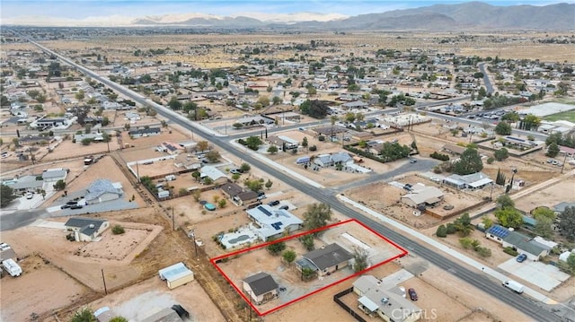 10590 Navajo Rd, Apple Valley, CA 92308 - view of property location featuring a mountainous background and property parcel outlined