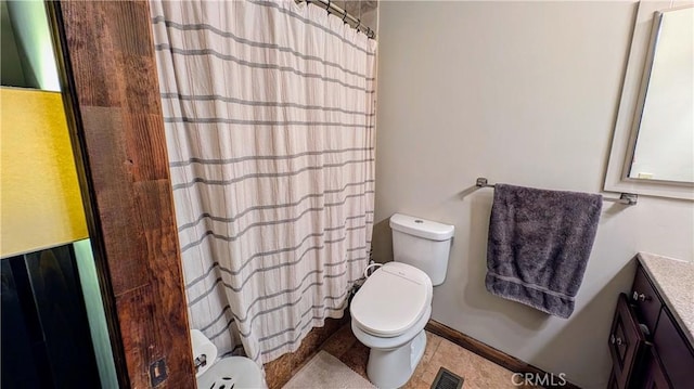 2552 Catalina Dr, Running Springs, CA 92382 - full bath featuring toilet, curtained shower, vanity, and visible vents