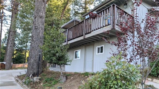 2552 Catalina Dr, Running Springs, CA 92382 - view of home's exterior featuring a balcony