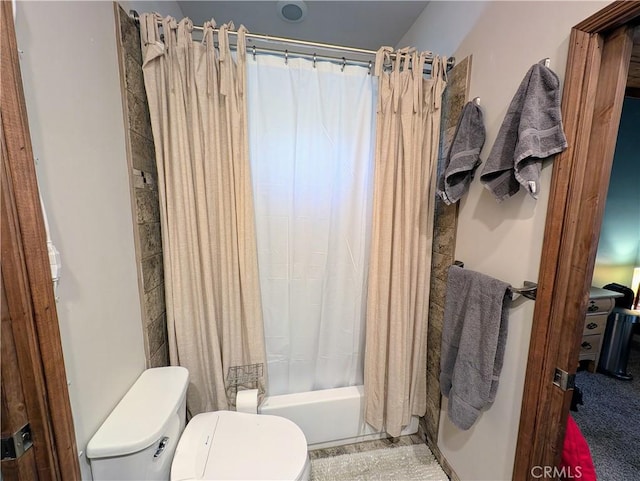 2552 Catalina Dr, Running Springs, CA 92382 - full bathroom featuring shower / tub combo and toilet