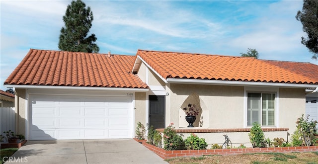 view of front of property featuring a garage