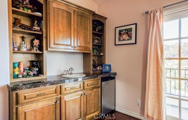 2034 Virazon Dr, La Habra Heights, CA 90631 - bar with dishwasher, a wealth of natural light, and sink