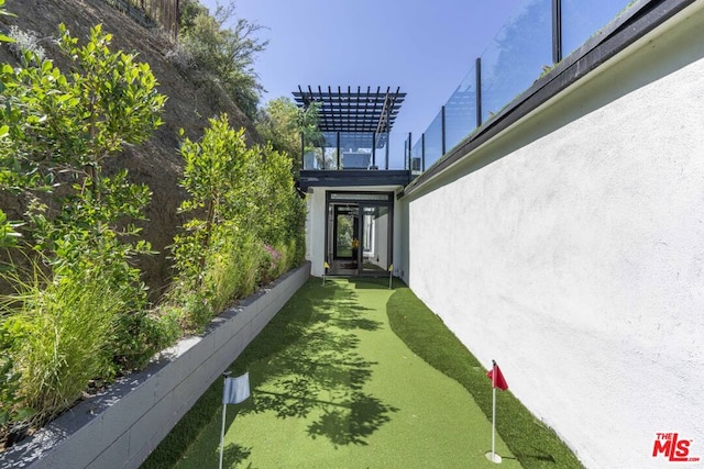 view of yard with a pergola