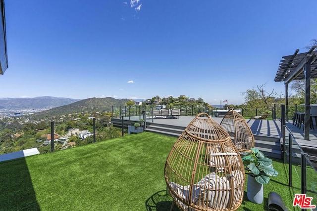 view of yard with a mountain view