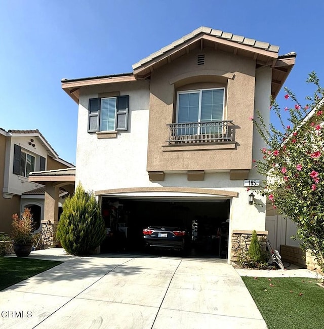 view of front facade with a garage