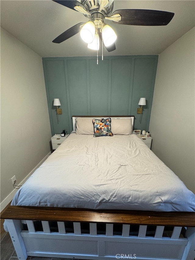 bedroom featuring ceiling fan