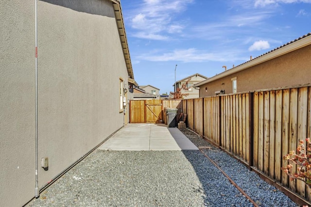 view of yard with a patio area