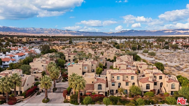 bird's eye view with a mountain view