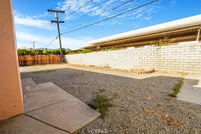 view of yard featuring a patio