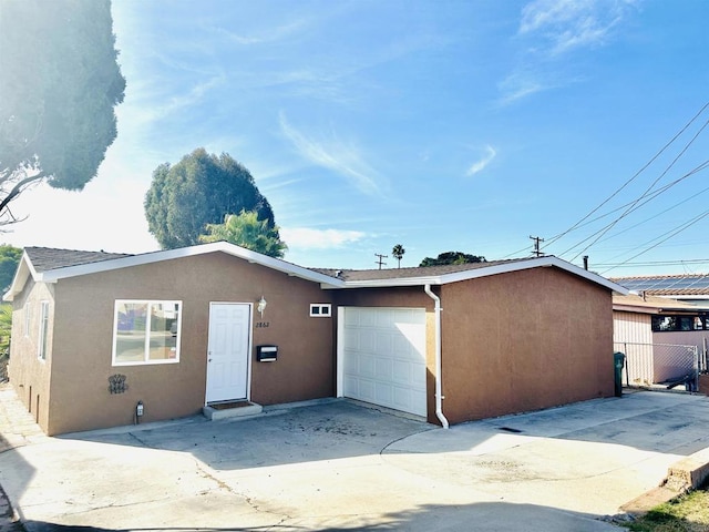 view of front facade featuring a garage