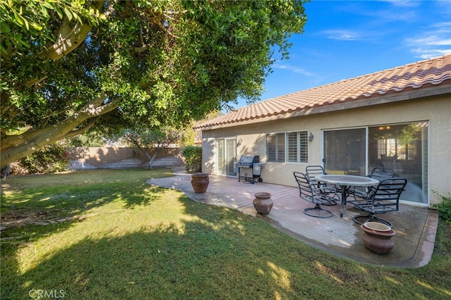 view of yard with a patio area