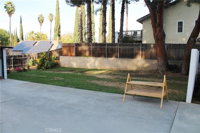 view of yard with a patio