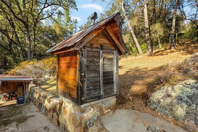 view of outbuilding