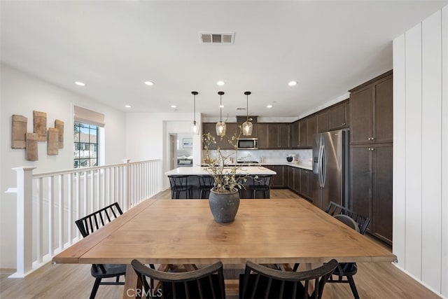 20 Jaripol Cir, Rancho Mission Viejo, CA 92694 - dining room featuring recessed lighting, visible vents, and light wood finished floors