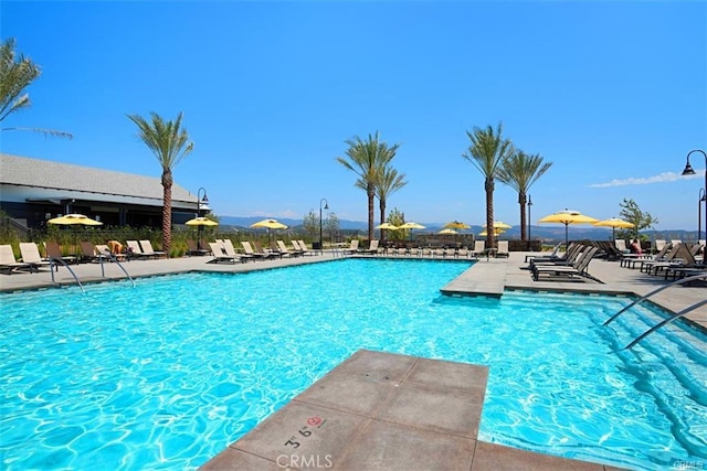 20 Jaripol Cir, Rancho Mission Viejo, CA 92694 - pool with a patio