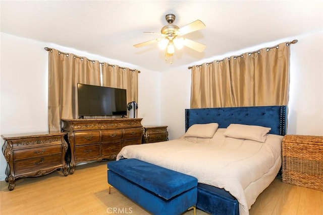 1748 N Kenmore Ave Unit 203, Los Angeles, CA 90027 - bedroom with light wood-type flooring and a ceiling fan