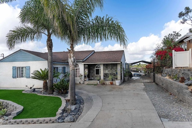 view of front of home featuring a front yard