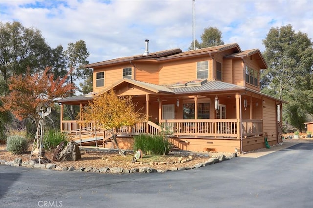 view of front of home featuring a porch