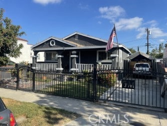 bungalow featuring covered porch