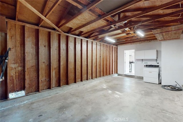 basement featuring washer / dryer