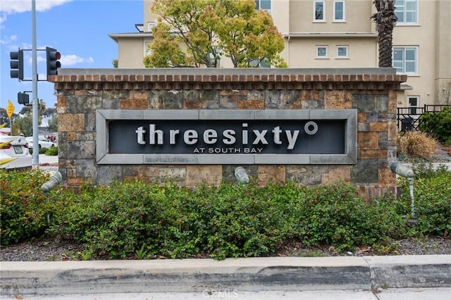 view of community / neighborhood sign