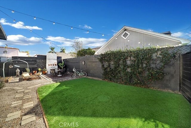 view of yard featuring a patio area