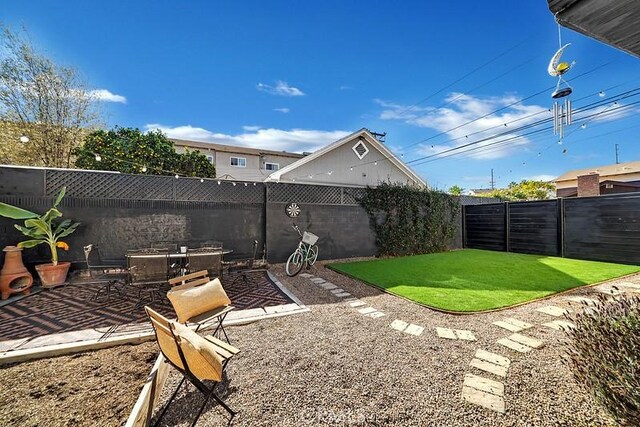 view of yard with a patio