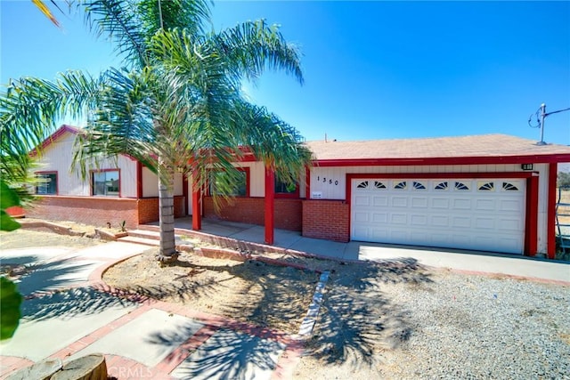 view of front facade with a garage