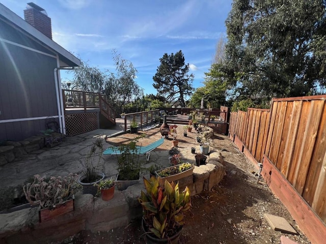 view of yard featuring a patio area