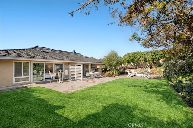 view of yard with a patio area