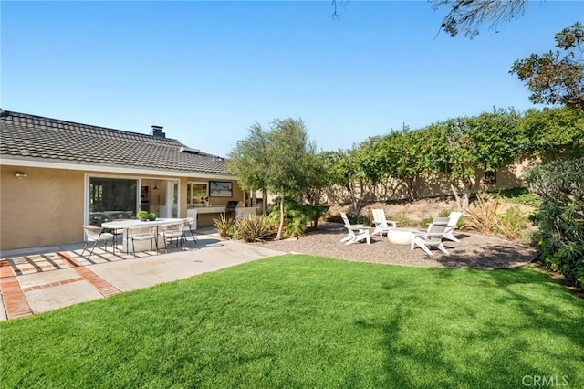 view of yard with a patio