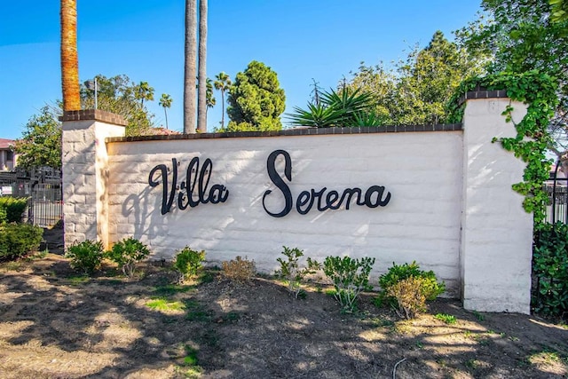 view of community / neighborhood sign