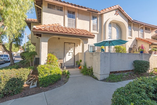 view of mediterranean / spanish-style home