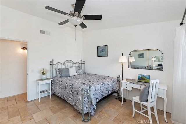 bedroom with ceiling fan