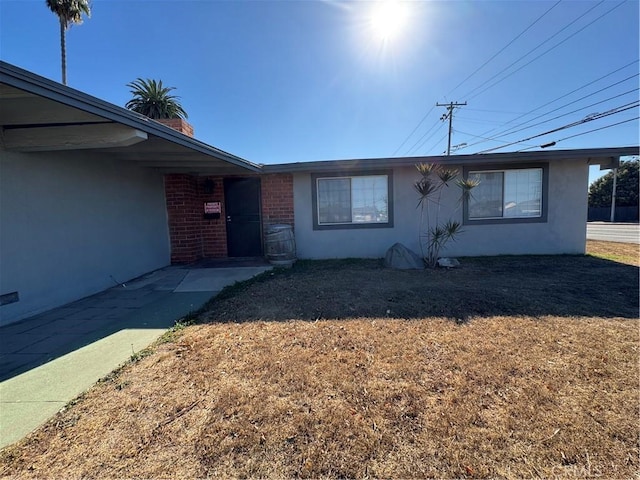 view of front of house with a front yard