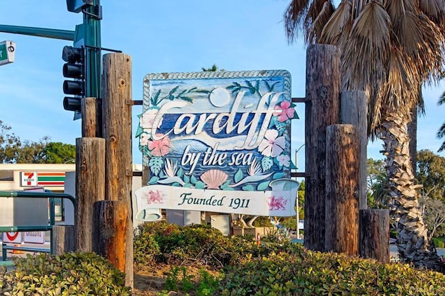 view of community / neighborhood sign