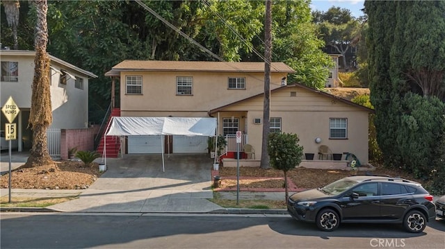 view of front of property featuring a garage