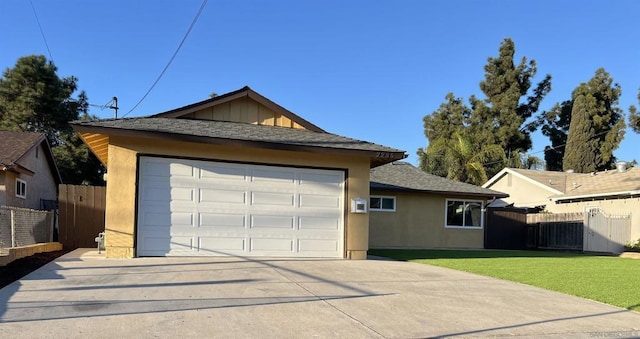 exterior space featuring a yard