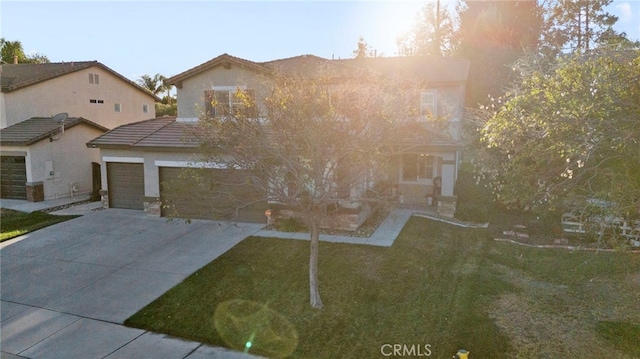 view of front of property featuring a front lawn