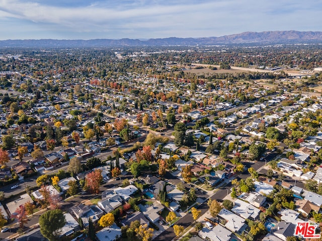 bird's eye view featuring a mountain view