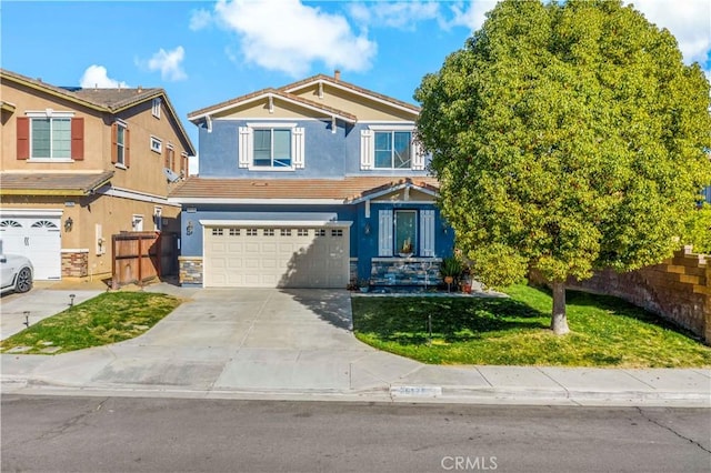 craftsman house featuring a garage