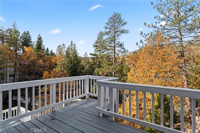 918 Sandalwood Dr, Lake Arrowhead, CA 92352 - view of wooden terrace