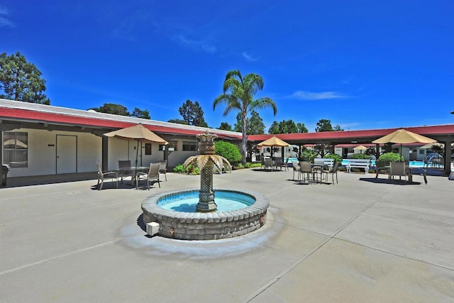 view of swimming pool